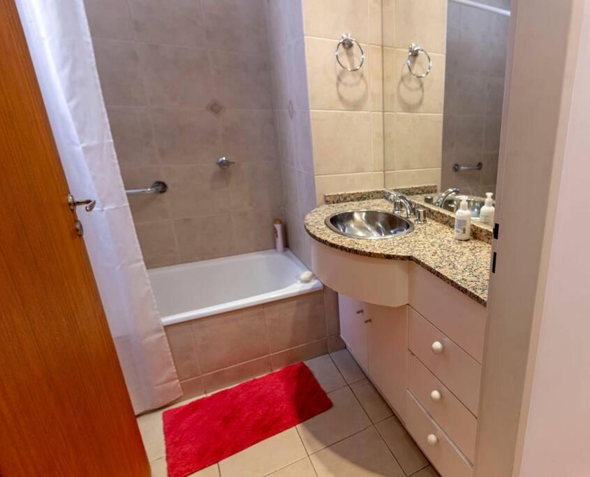 Apartamento Luminoso Monoambiente Con Balcon Y Cochera Sobre La Avenida Corrientes!! Ciudad Autónoma de Buenos Aires